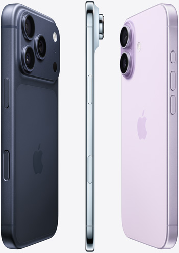 Mustansinisen iPhone 17 Pron kamerapuoli, taivaansinisen iPhone Airin sivuprofiili ja laventelinvärisen iPhone 17:n taustapuoli, puhelimet rinnakkain viuhkana.