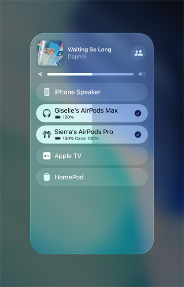 iPhonen AirPlay-näytössä näkyy, miten voit helposti jakaa äänistriimin kahden AirPods-kuulokeparin välillä